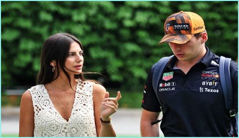 How Old Is Kelly Piquet: Unveiling The Formula 1 Beauty's Age